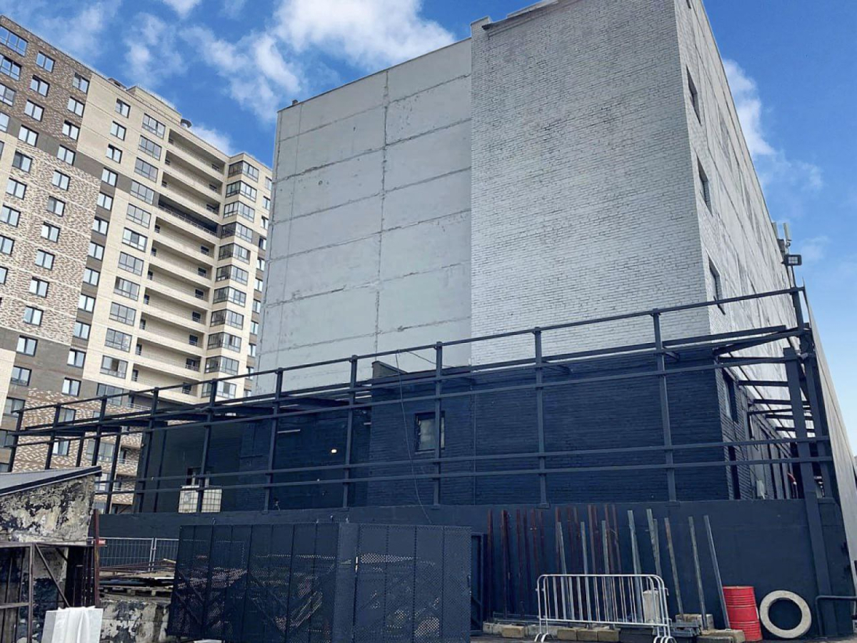 на Пискаревском проспекте