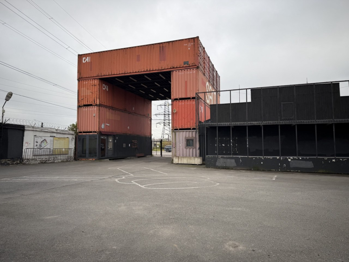 Шоссе Революции, 84