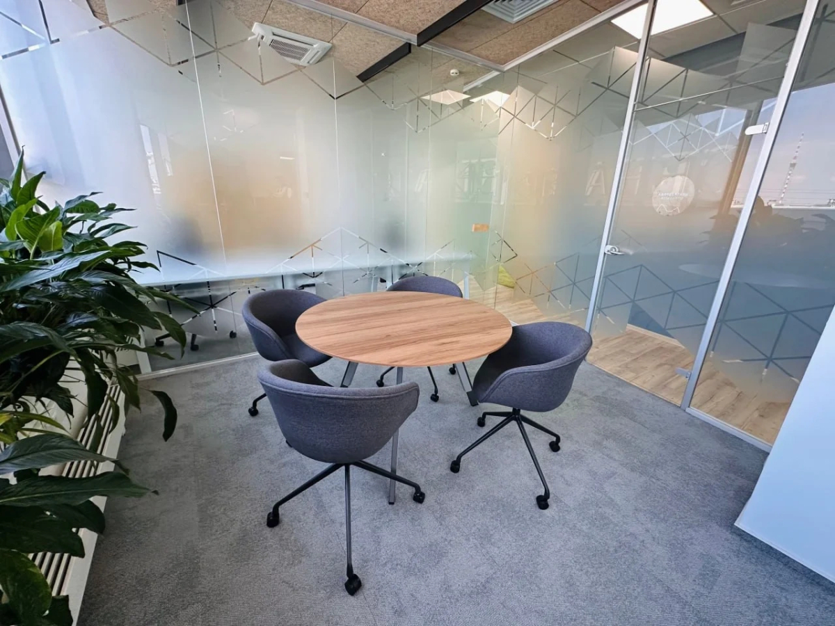 CASE Петроградская