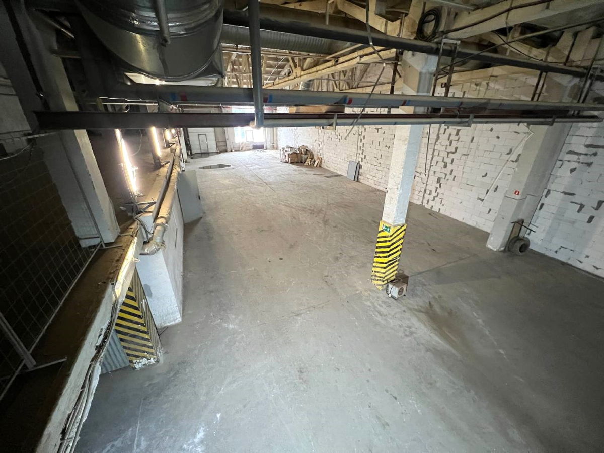 на Нефтяной дороге, 3