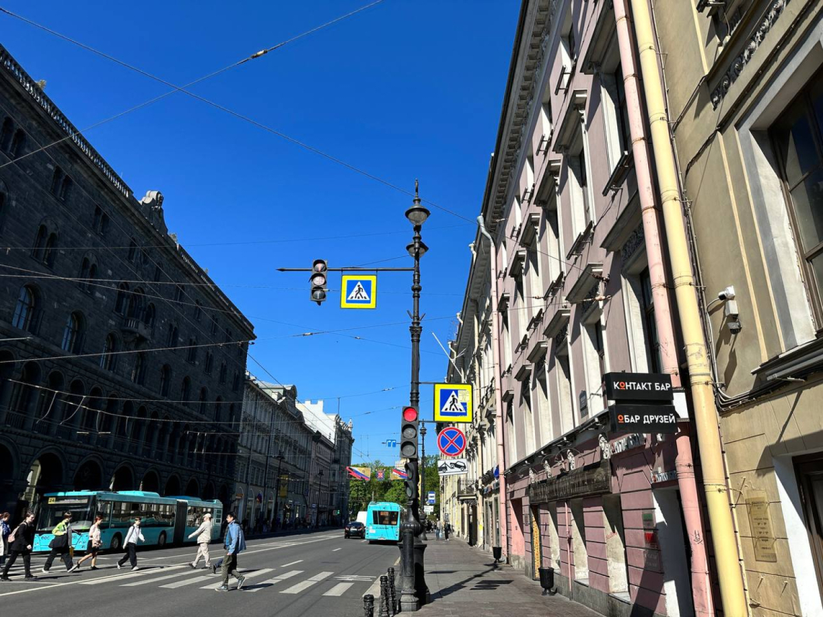 Невский 8