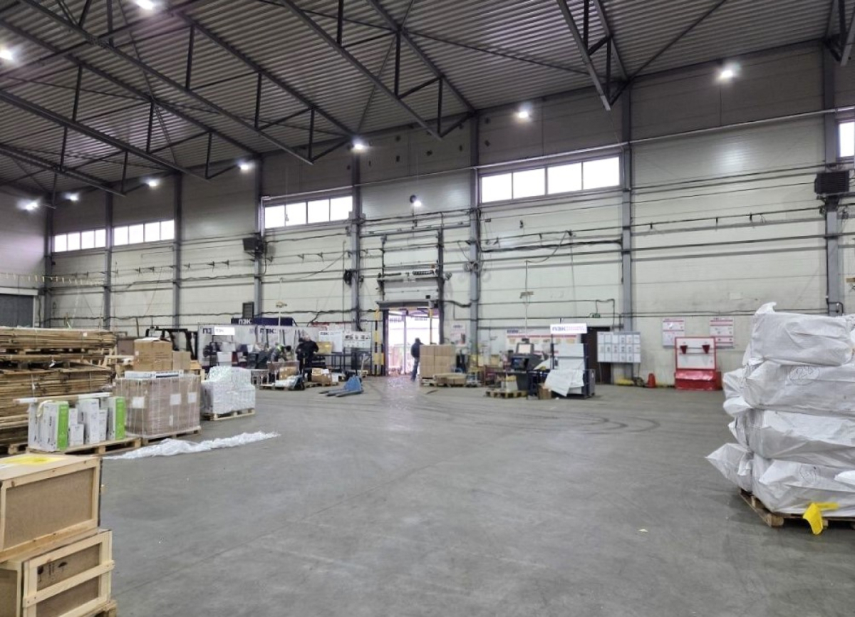 на 1-м Бадаевском проезде