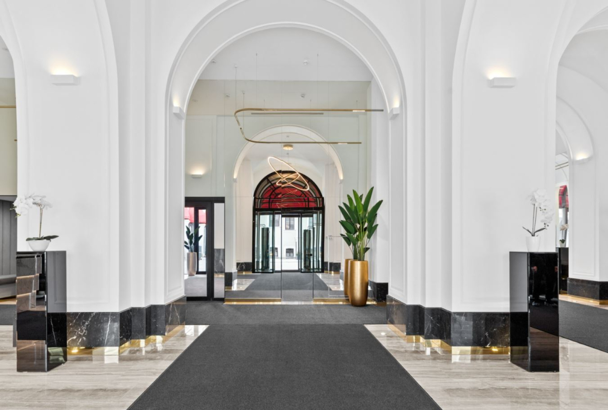 на Миллионной 6