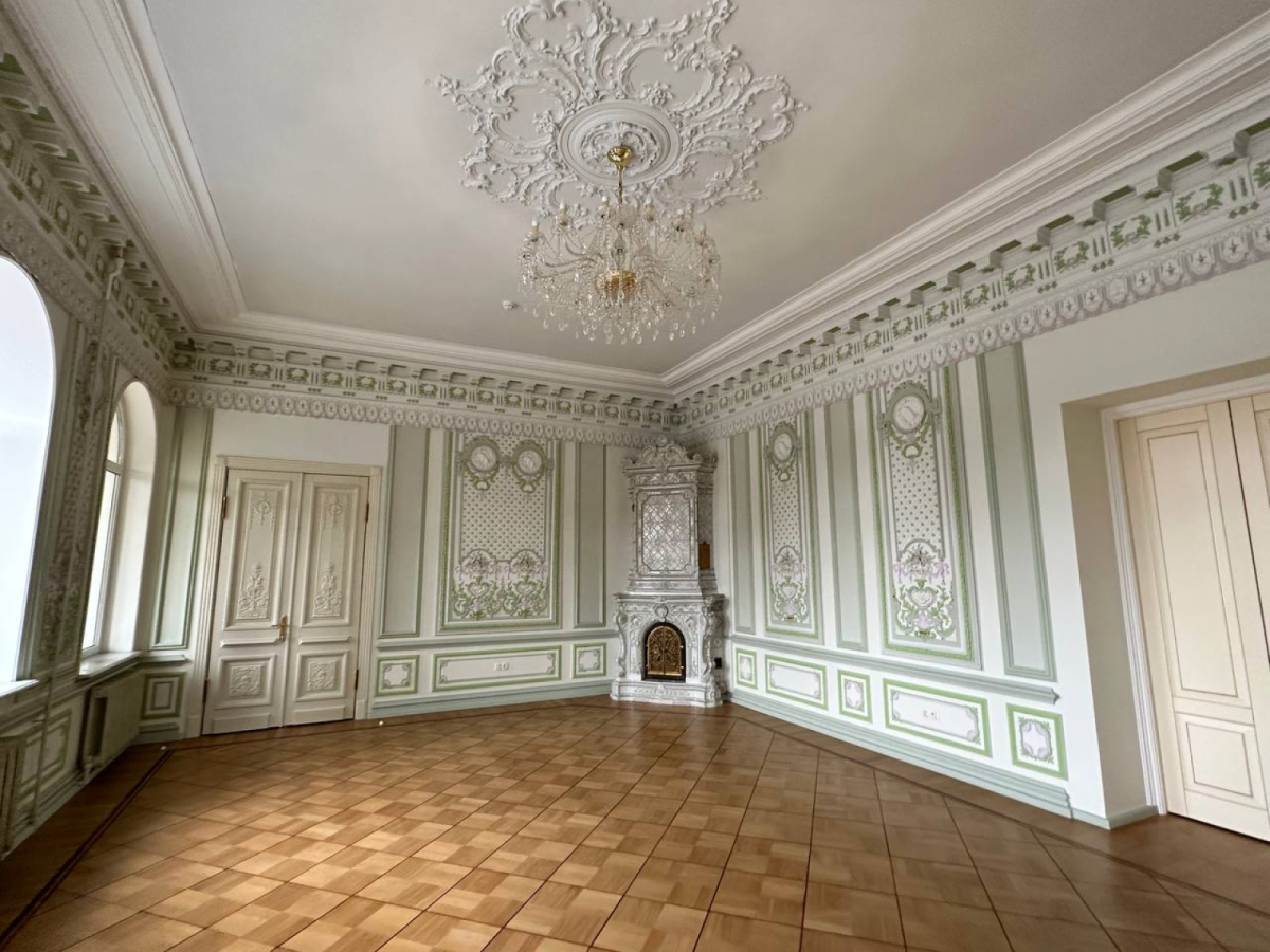 на Б. Зеленина