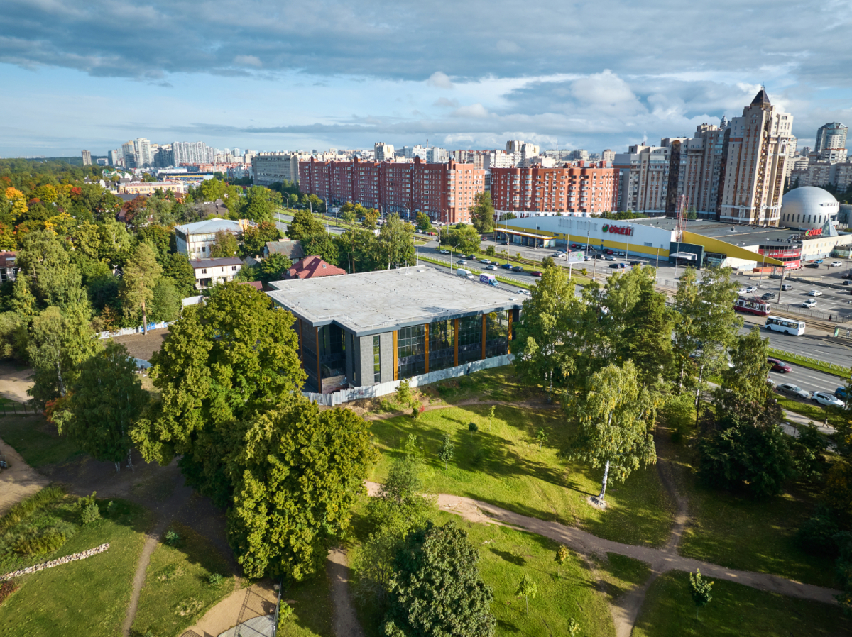 на Выборгском ш., 12