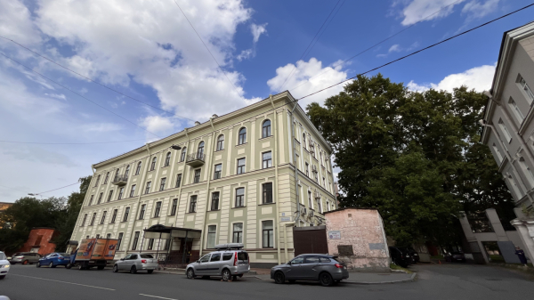 на Михайлова, 19