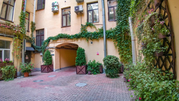 на Разъезжей