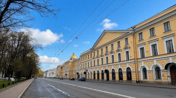 на Конногвардейском