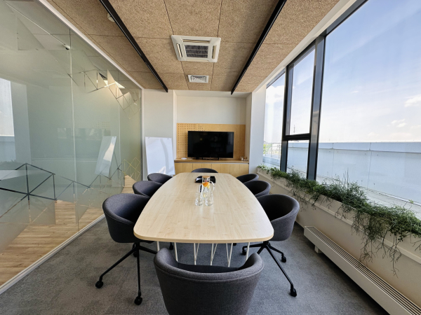 CASE Петроградская