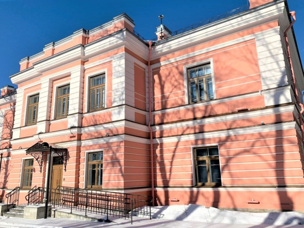 на ул. Смольного