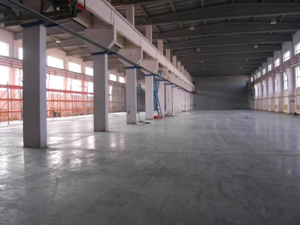 на Октябрьской набережной