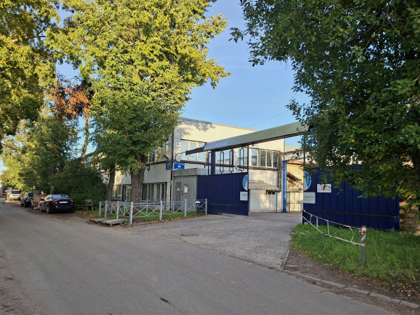 на Салова, 44