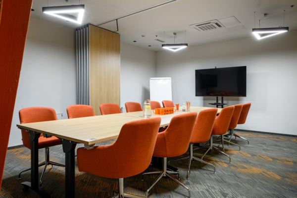 CASE Владимирская