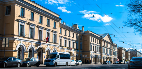 на Конногвардейском