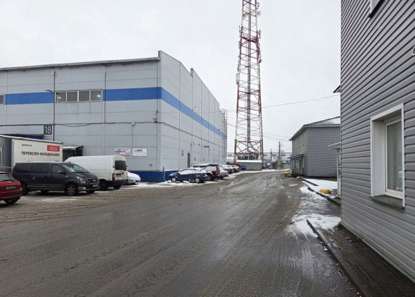 на 1-м Бадаевском проезде