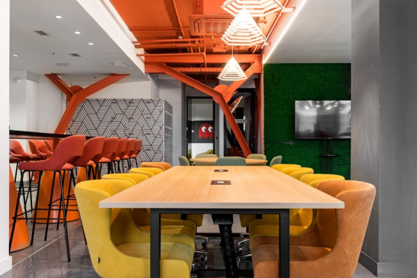 CASE Владимирская