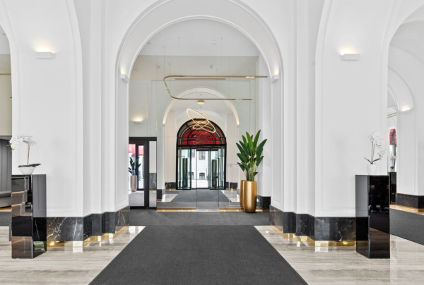 на Миллионной 6