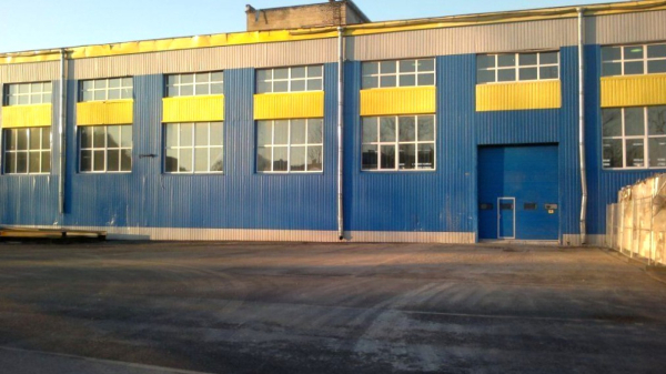 на Октябрьской набережной