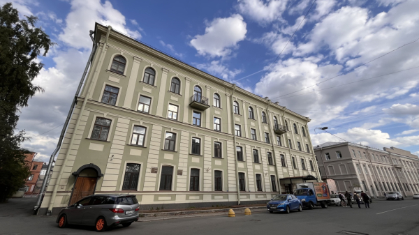 на Михайлова, 19